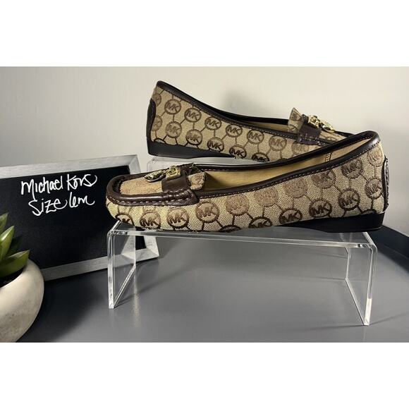 Women's Michael Kors Mk Logo Slip On Loafers Flats Size 6m - Picture 1 of 8